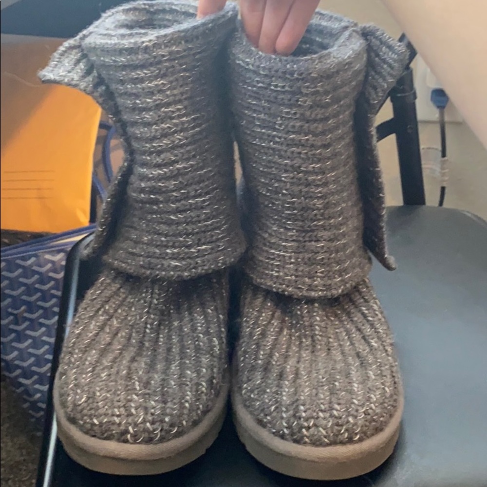 Grey Uggs - image 7